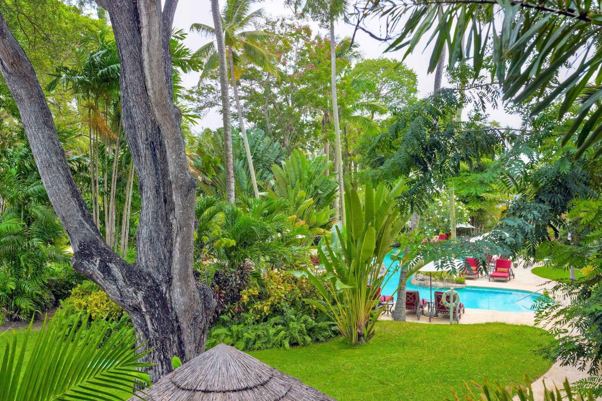 Colony Club By Elegant Hotels Сент-Джеймс Экстерьер фото